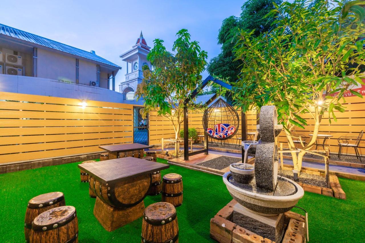 Albergue Marco Polo Phuket Poshtel & Bistro Exterior foto