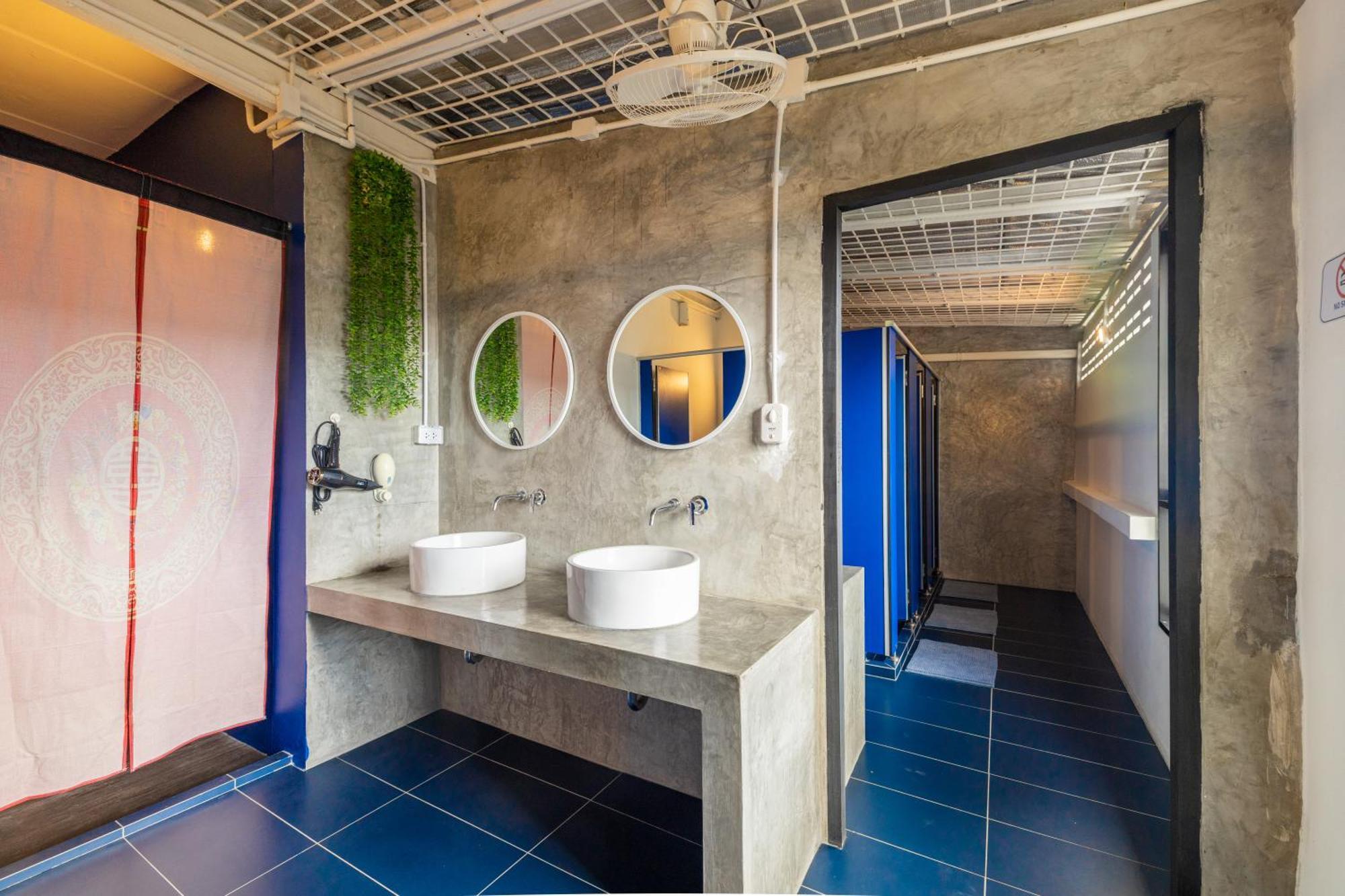 Albergue Marco Polo Phuket Poshtel & Bistro Habitación foto
